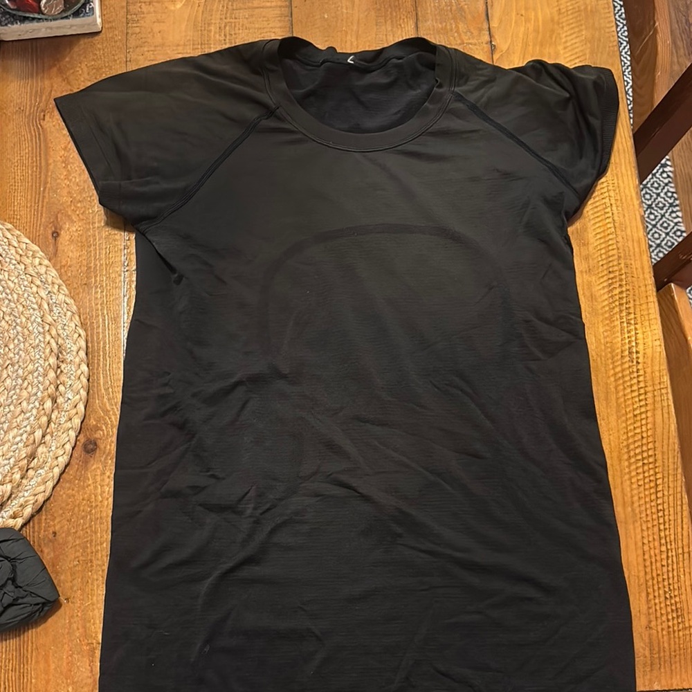 Lululemon Swiftly Short Sleeve in Black